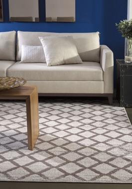 Tapete de sala Indiana Geométrico Marrom e Creme Macio 2,50 x 2,00 - Viivatex Menor preço em Tapete de sala Indiana Geométrico Marrom e Creme Macio 2,50 x 2,00 - Viivatex