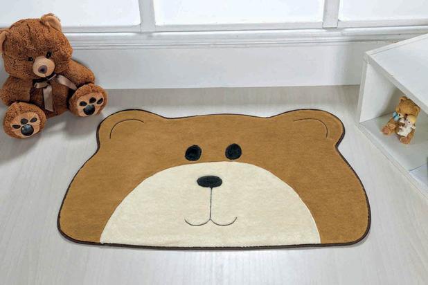 Tapete Formato Premium Urso Carinho Caramelo - Guga tapetes Menor preço em Tapete Formato Premium Urso Carinho Caramelo - Guga tapetes