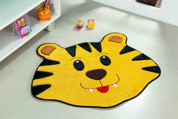 Tapete Formato Tigre - 78cm x 66cm - cor Ouro - Guga tapetes Menor preço em Tapete Formato Tigre - 78cm x 66cm - cor Ouro - Guga tapetes