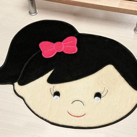 Tapete Infantil De Pelúcia Menina Lívia Premium Antiderrapante - Preto - Guga tapetes Menor preço em Tapete Infantil De Pelúcia Menina Lívia Premium Antiderrapante - Preto - Guga tapetes