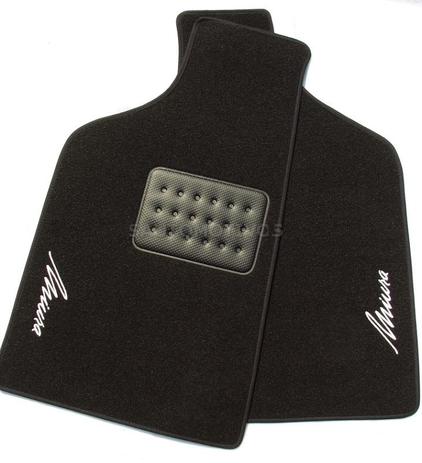 Tapetes Personalizados Raros Miura Targa Novos Cor Preta - Eurocarpet Menor preço em Tapetes Personalizados Raros Miura Targa Novos Cor Preta - Eurocarpet