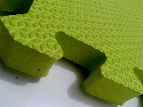 Tatame Tapete EVA Com Borda 50 X 50 X 3cm Verde Limão é ruim? Tatame Tapete EVA Com Borda 50 X 50 X 3cm Verde Limão é boa?