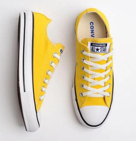chuck taylor amarelo