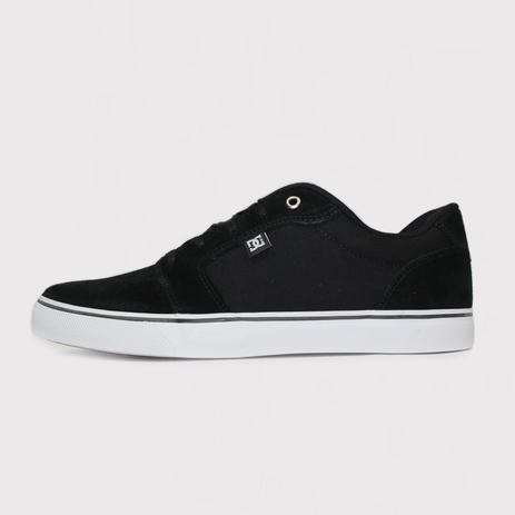 tenis dc preto e branco