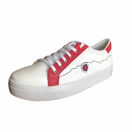 tenis branco feminino com coracao