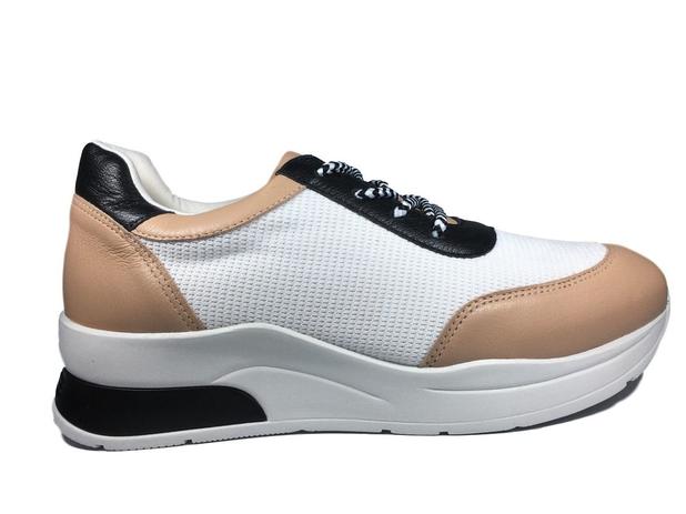 tenis feminino com solado alto