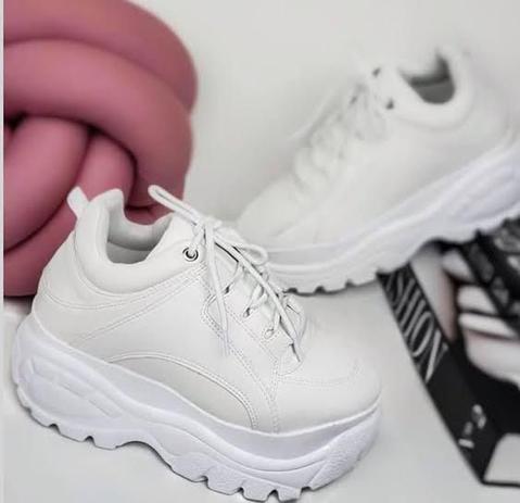 Tênis Feminino Estilo Bufalo Branco - Julia Carrera - Calçados Femininos -  Magazine Luiza