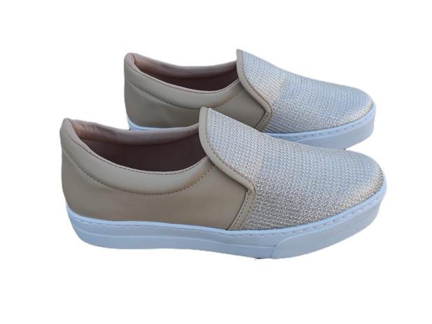 Tênis Feminino Slip On Iate Bege Dourado Brilhos Lurex Flatform - Diva  Sapatilhas - Slipper / Slip On Feminino - Magazine Luiza