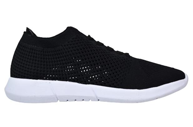 sua cia tenis