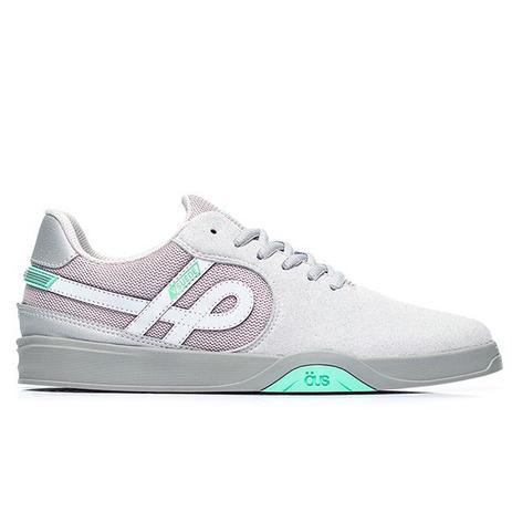 tenis ous imigrante branco