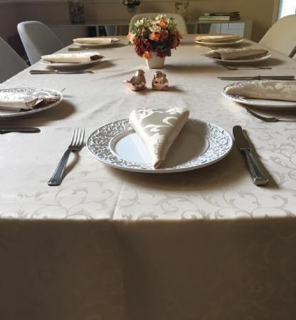 Toalha de Mesa Jacquard Bege Sempre Limpa Quadrada 1.80 x 1.80m Arabesco Casa Argivai - Jet Menor preço em Toalha de Mesa Jacquard Bege Sempre Limpa Quadrada 1.80 x 1.80m Arabesco Casa Argivai - Jet