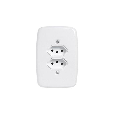 Tomada dupla 2P+T 10A 250V com placa 4x2 branca Pluzie 3213 Menor preço em Tomada dupla 2P+T 10A 250V com placa 4x2 branca Pluzie 3213