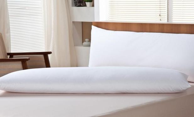 Travesseiro Body Pillow 50x150 Branco - Plumasul Menor preço em Travesseiro Body Pillow 50x150 Branco - Plumasul