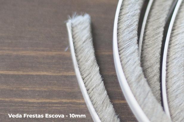 Veda Frestas Escovas Auto Adesivas 7x5mm Cinza 5 Metros para Portas e Janelas Comfortdoor Menor preço em Veda Frestas Escovas Auto Adesivas 7x5mm Cinza 5 Metros para Portas e Janelas Comfortdoor