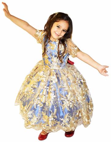 vestido de florista dourado
