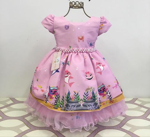 bebe com vestido