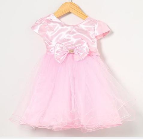 vestido rosa de bebê