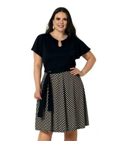 vestido plus size de bolinha
