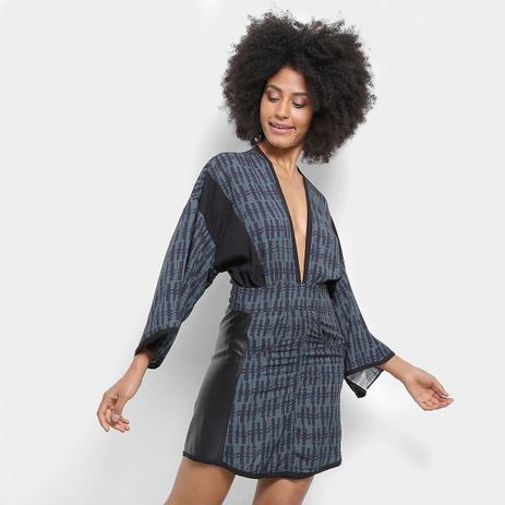 vestido couro manga longa