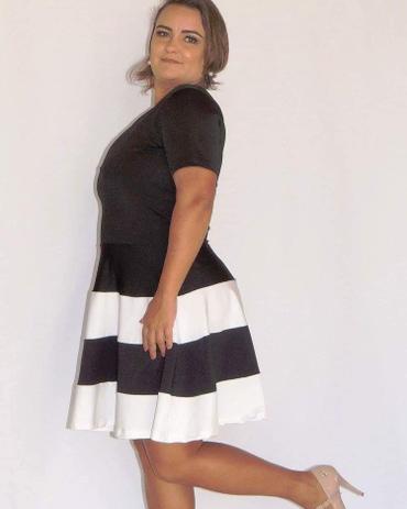 vestido bicolor plus size