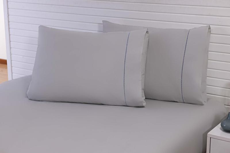Imagem de 02 Fronhas Avulsas 70x50cm Percal 100% Algodão 230 Fios Ponto Palito Cinza