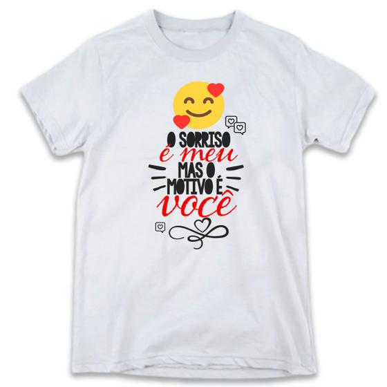 Imagem de 1 Camiseta Dia dos Namorados O Sorriso é meu mas o motivo é Você