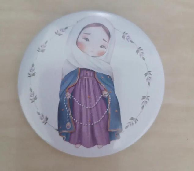Imagem de 10 bottons broches Nossa Senhora das lágrimas santinhos 5,5cm 