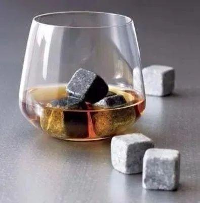 Imagem de 10 Pedra Sabao Gelar Whisky Vinho Cachaça Cubos De Gelo Luxo