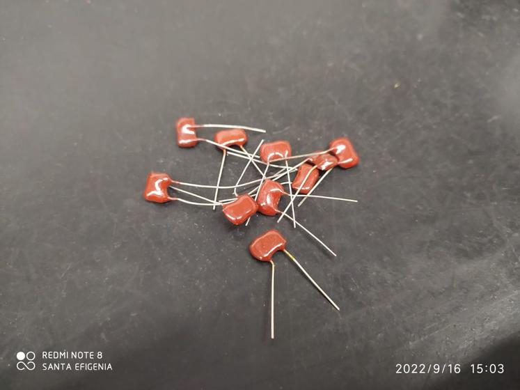 Imagem de 100x Capacitor Mica Prata 90pf/100v 5% Icl
