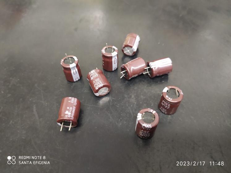 Imagem de 10x Capacitor Eletrolitico 330uf/35v 105 10x13mm Pre