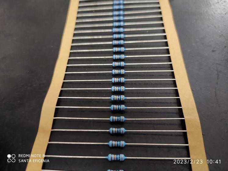 Imagem de 10x Resistor 300k 1/4w 1%