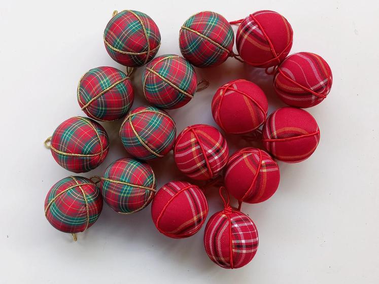 16 bolas de Natal tecido e isopor 7,5cm - Ateliê Casa 32 - Bola de Natal -  Magazine Luiza