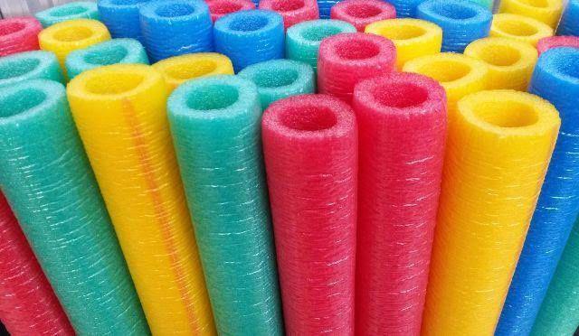 Imagem de 16 Isotubos Coloridos para Piscinas e Cama Elástica