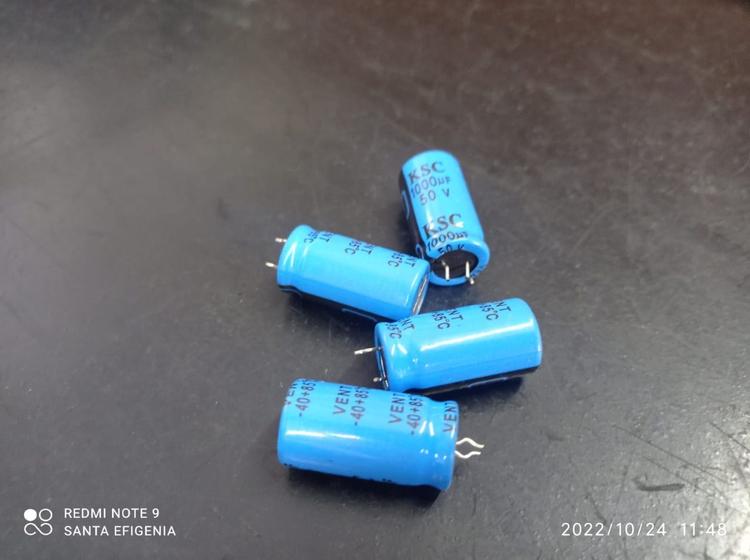 Imagem de 1x Capacitor Eletrolítico 1000uf/50v 85 13x25mm Ksd