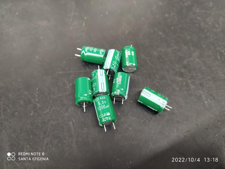 Imagem de 1x Capacitor Eletrolítico 1200uf/6,3v 105º 10x16mm