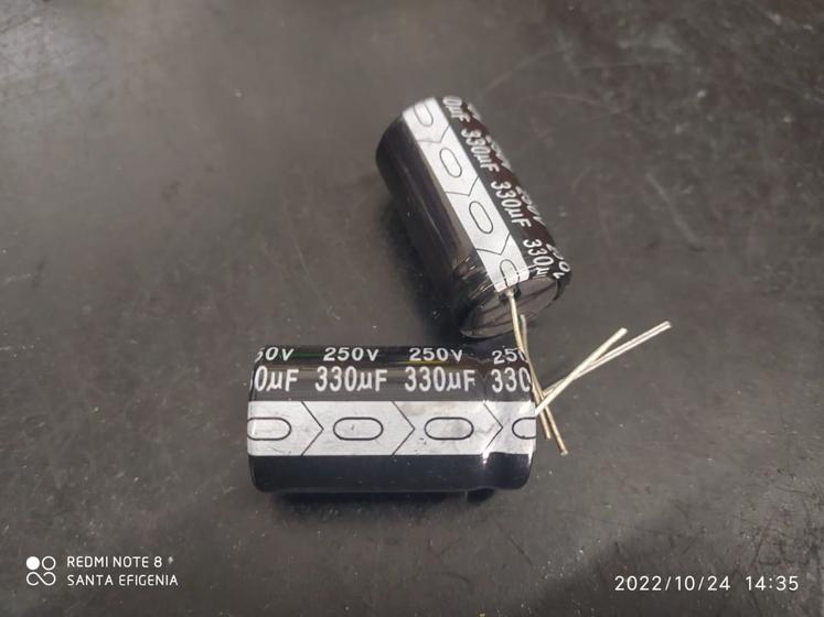 Imagem de 1x Capacitor Eletrolítico 330uf/250v 85 22x40mm