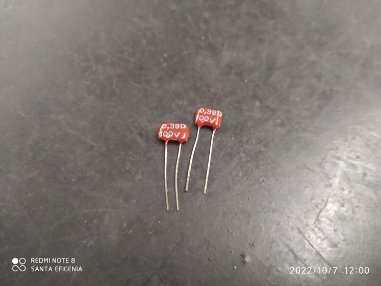 Imagem de 1x Capacitor Mica Prata 0,39pf/100v Tolerancia 0,5pf Icl