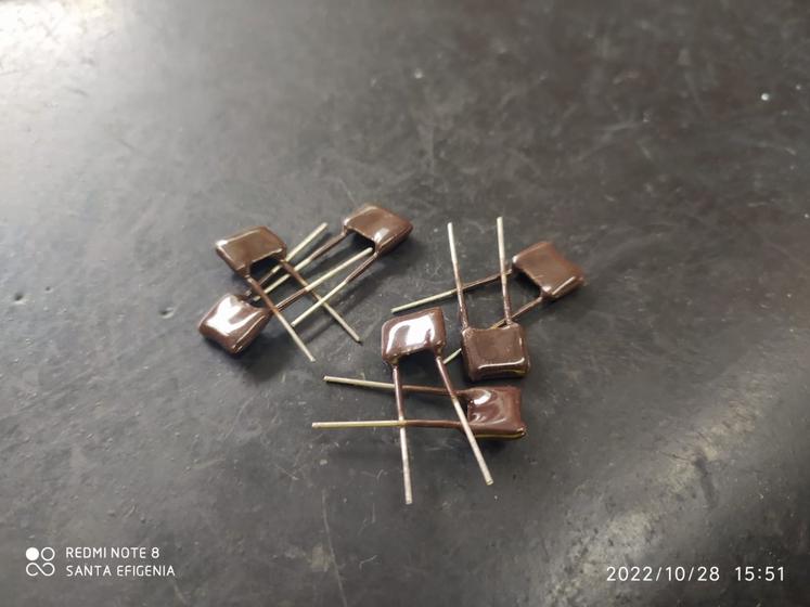 Imagem de 1x Capacitor Mica Prata 10pf/50v 10% Sem Marcação Cm1 Icl