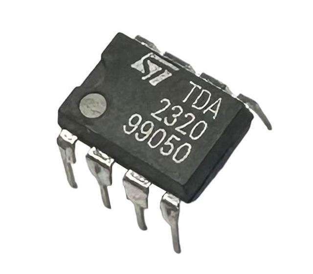 Imagem de 2 peças - c.i. tda 2320 - tda2320 - dip - 8 pinos