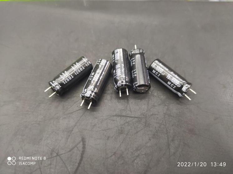 Imagem de 20x Capacitor Eletrolitico 1000uf/16v 105º 8x20mm Rubycon