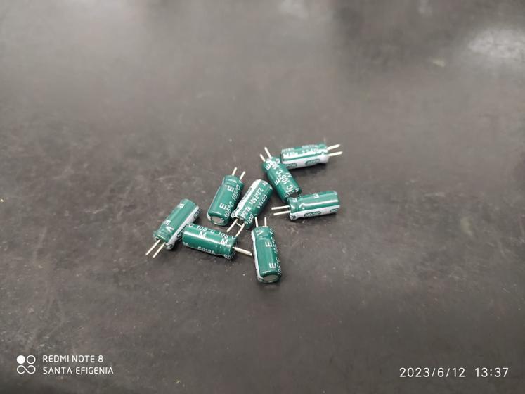 Imagem de 20x Capacitor Eletrolitico 2,2uf/50v 105 5x11mm Jicon