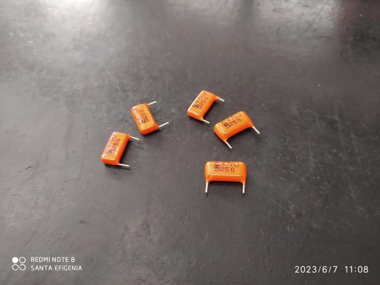 Imagem de 20x Capacitor Poliester 47nf/250v = 47k/250v 5% 10mm