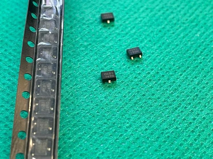 Imagem de 20x Transistor Em6681 = M681 Smd
