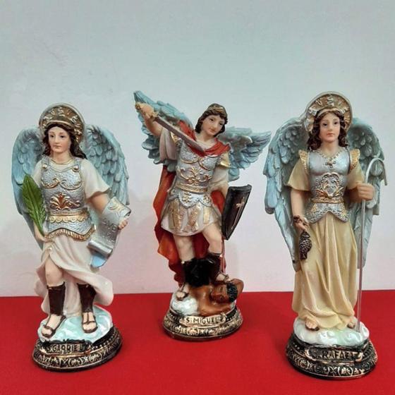 Imagem de 3 Imagens de Arcanjos São Miguel, São Rafael e São Gabriel de Resina - 15 cm
