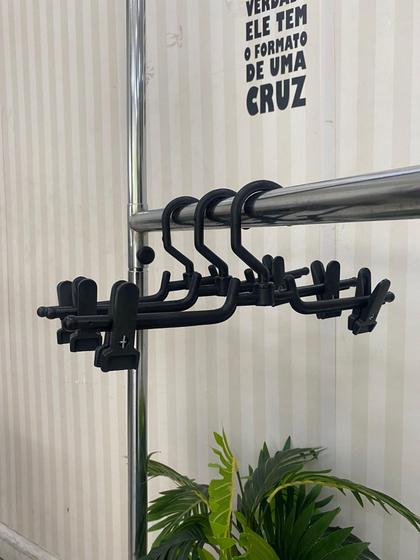 Imagem de 30 Cabides Plástico Preto Modelo Saia Calça + Presilhas 10 mm - Giratório