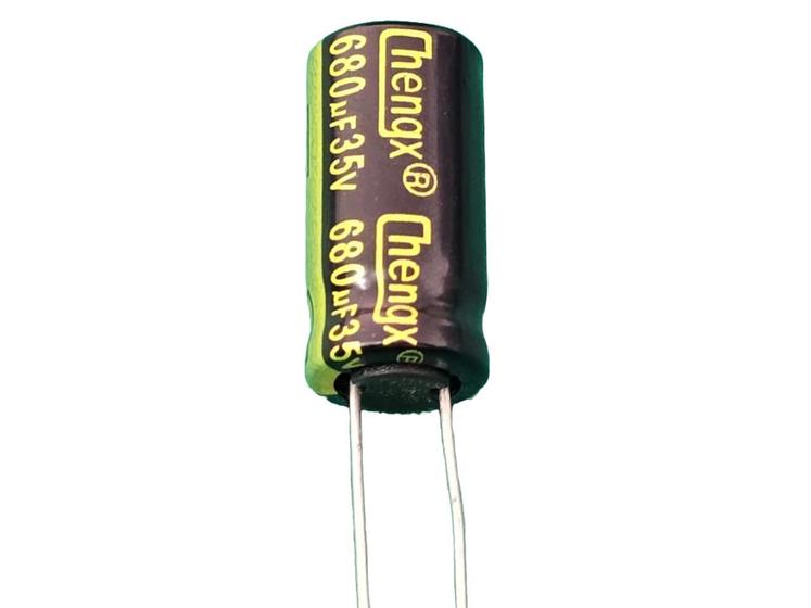 Imagem de 30x Capacitor Eletrolitico 680uf/35v 105 10x20mm Chengx