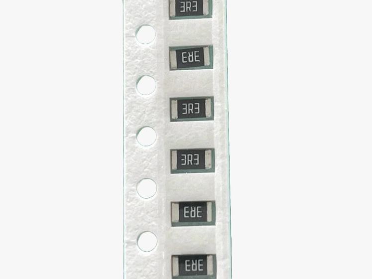 Imagem de 30x Resistor 3r3 1206 5% Smd 1,6x3,2mm
