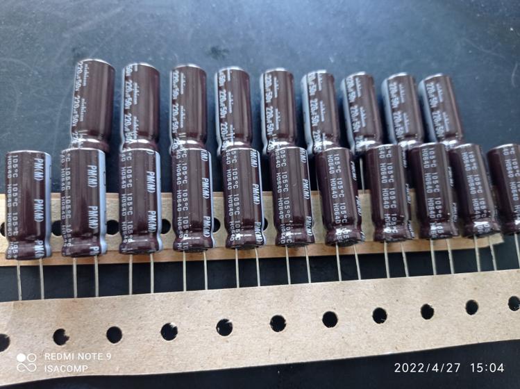 Imagem de 400x Capacitor Eletrolítico 220uf/50v 105 10x25mm Nichicon