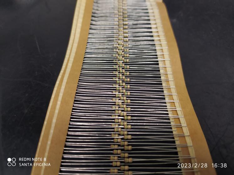 Imagem de 400x Resistor 15r 1/8w 5%