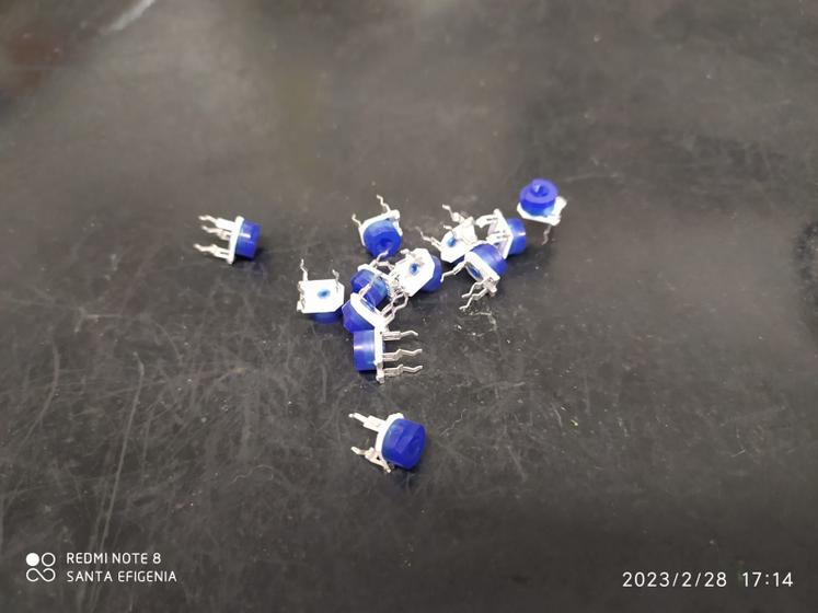 40x Trimpot Mini Horizontal 2k 7mm Com Botão Imagem de 40x Trimpot Mini Horizontal 2k 7mm Com Botão